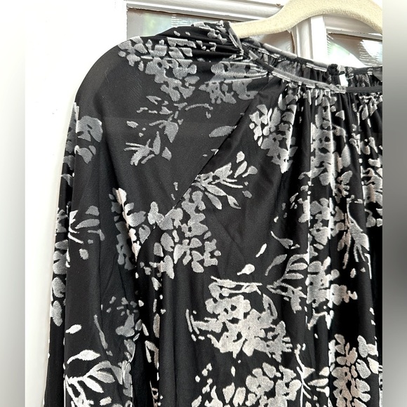 Badgley Mischka Designer Black & Gray Floral Velvet Burnout Blouse Size Small S - Picture 3 of 11